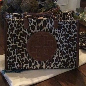 Leopard print tote bag